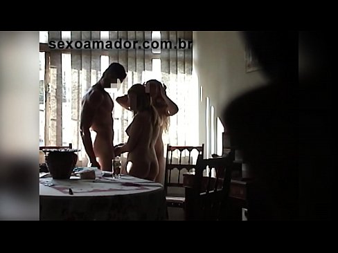 ❤️ Sex Frënn invitéieren e risege Mann an en Dräier mat him ️ Sexvideo op lb.sexeey.ru ☑